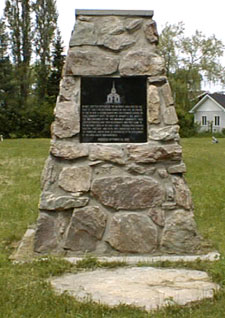 Memorial Cairn erected at the Old St. Luke's Scottish Cemetery in Bathurst in 2002 to honour the memory of Scottish settlers in the area. 